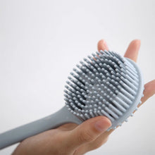 Duschborste i silikon med långt skaft - exfoliera och massera