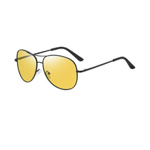 Glasögon för bilkörning i mörker med gult glas