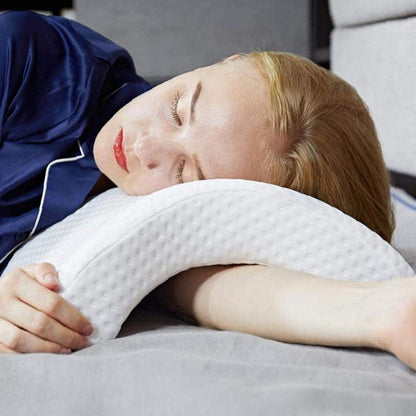 Kudde för sidosovare med plats för armen