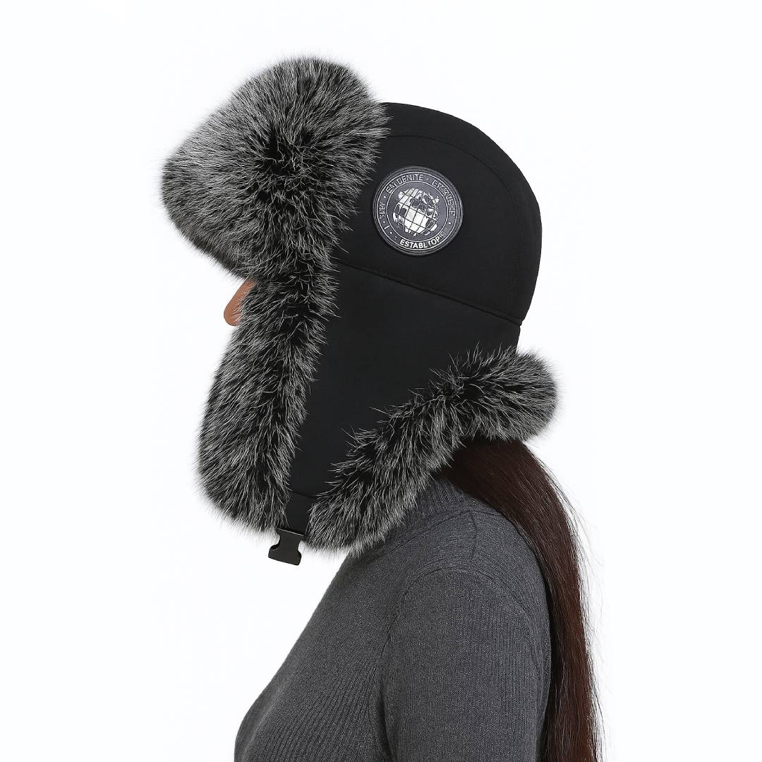 Vintermössa med öronlappar - värme och skydd i kyla Svart
