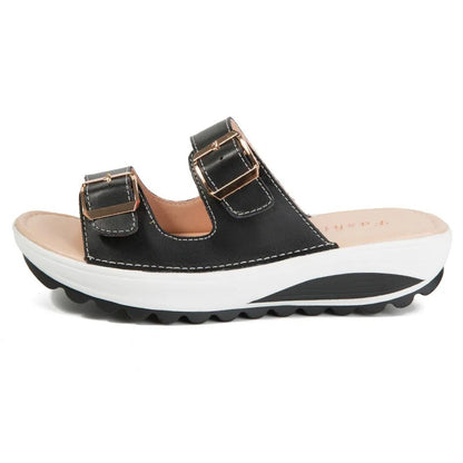 Sandaler med kilklack och dämpande sula Svart